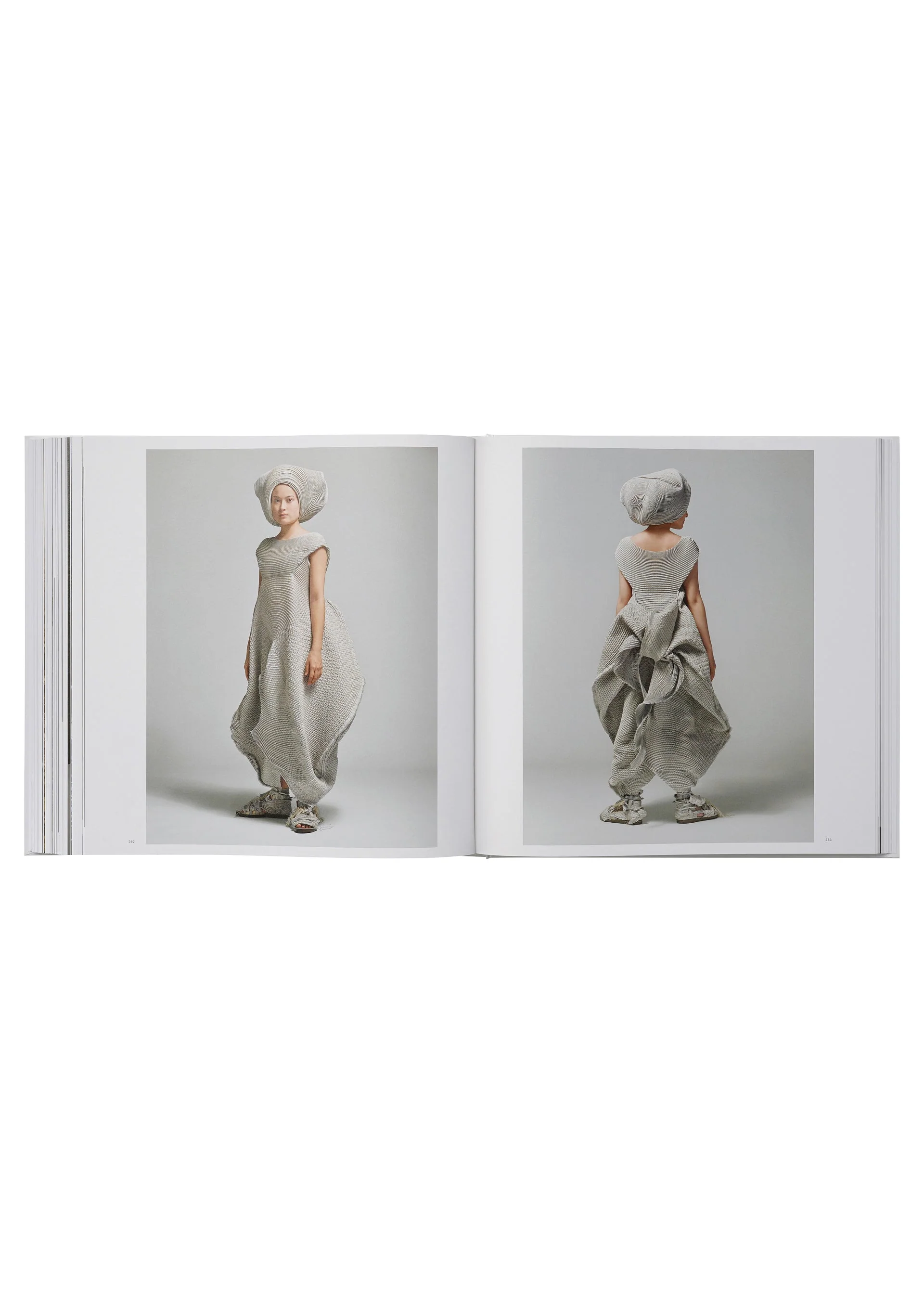 ISSEY MIYAKE - Image 9
