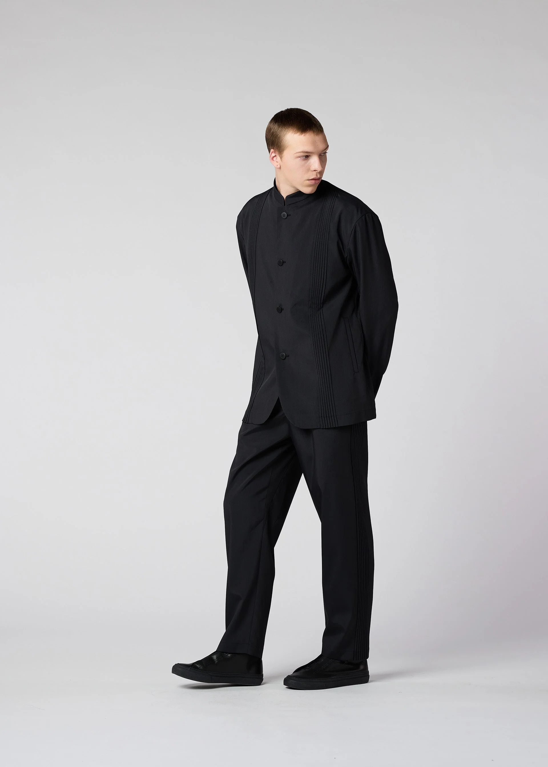 AIR PLEATS - Image 7
