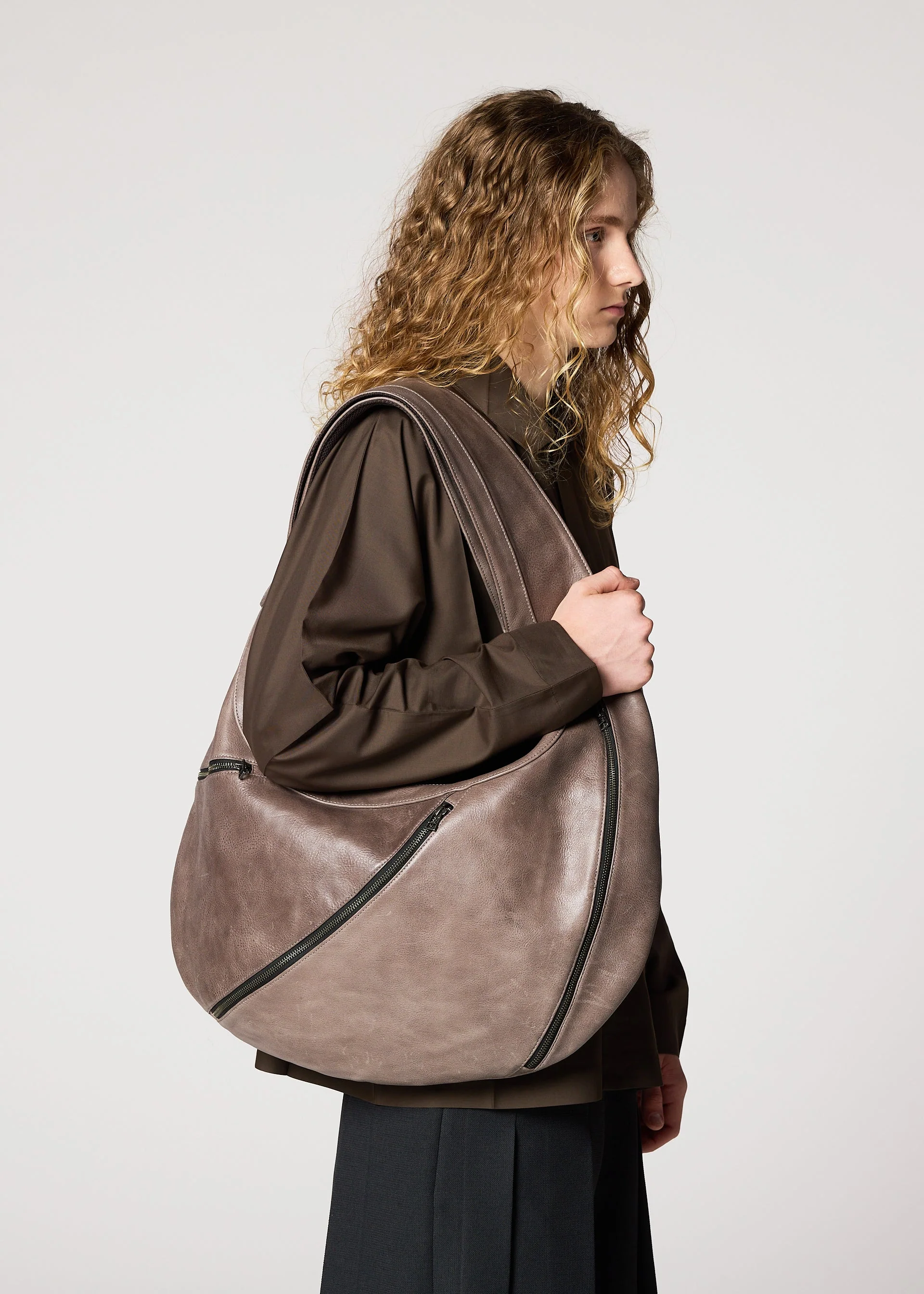 CARVED LEATHER BAG - Image 6
