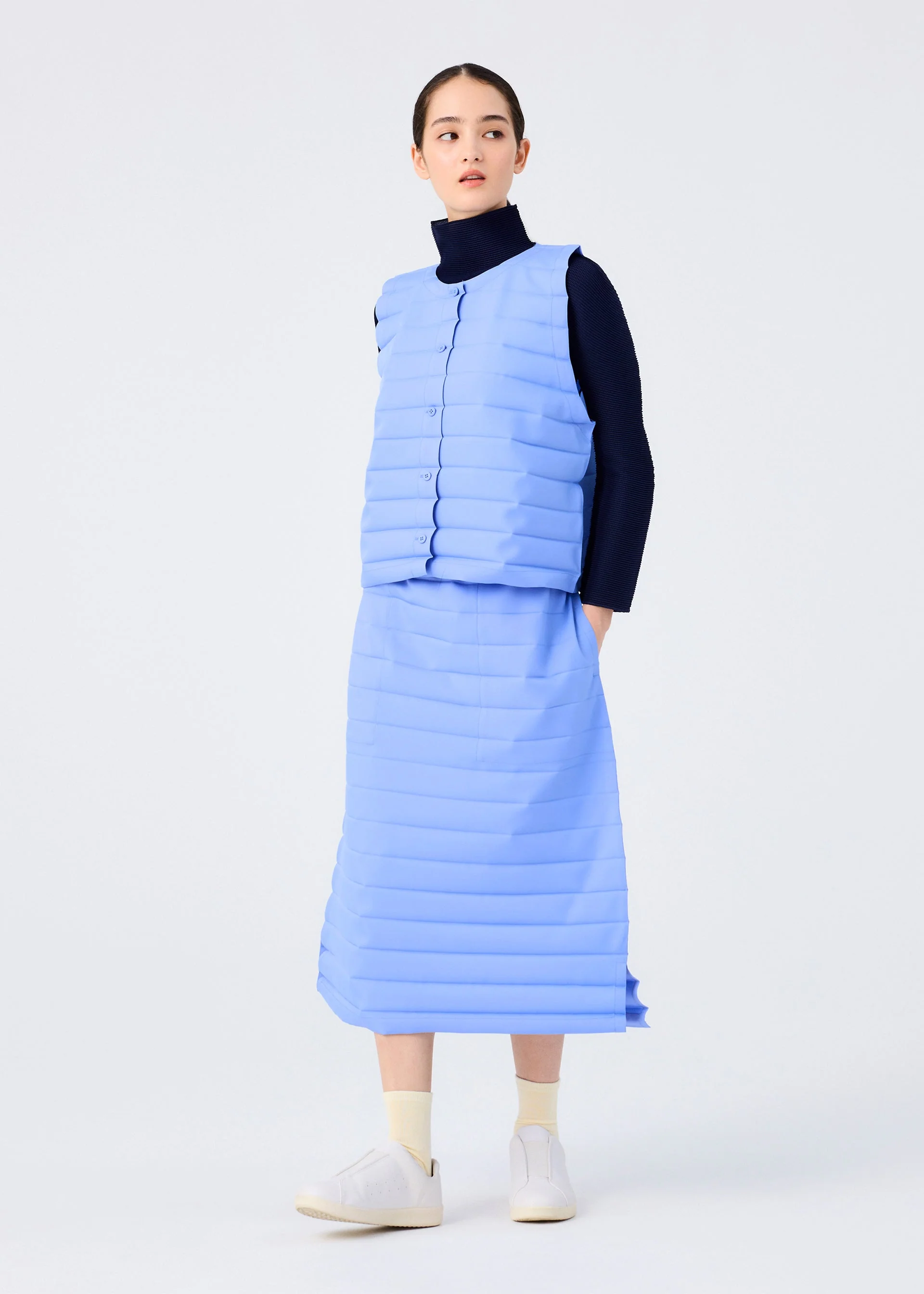 RIPPLE PLEATS - Image 6