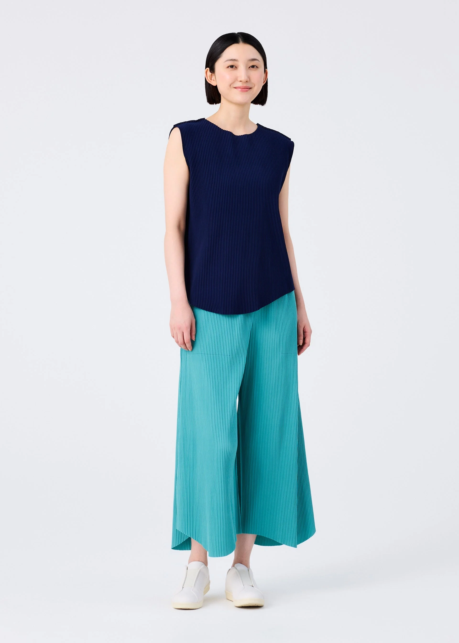 AURORA PLEATS - Image 8