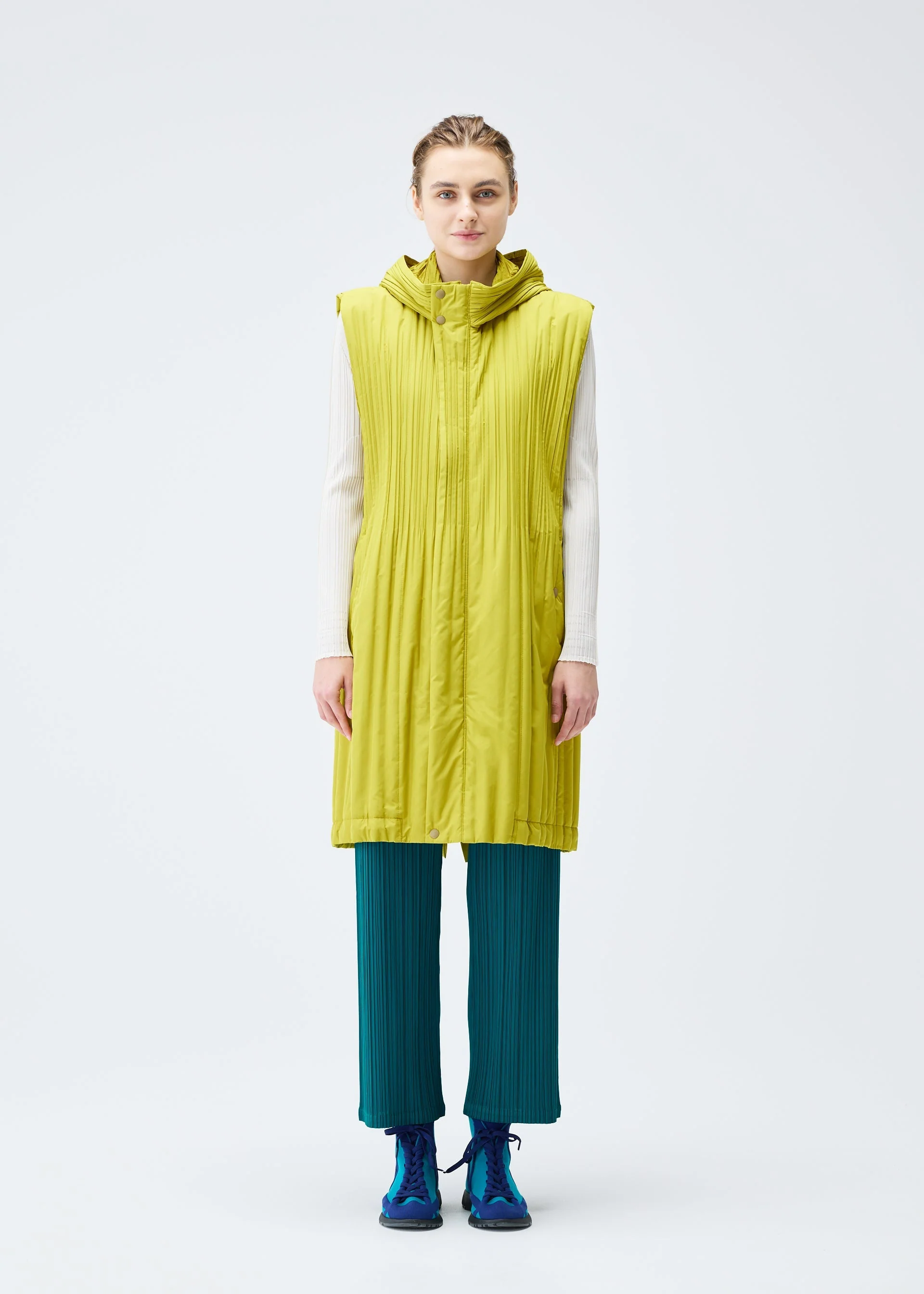 PADDED PLEATS COAT - Image 4