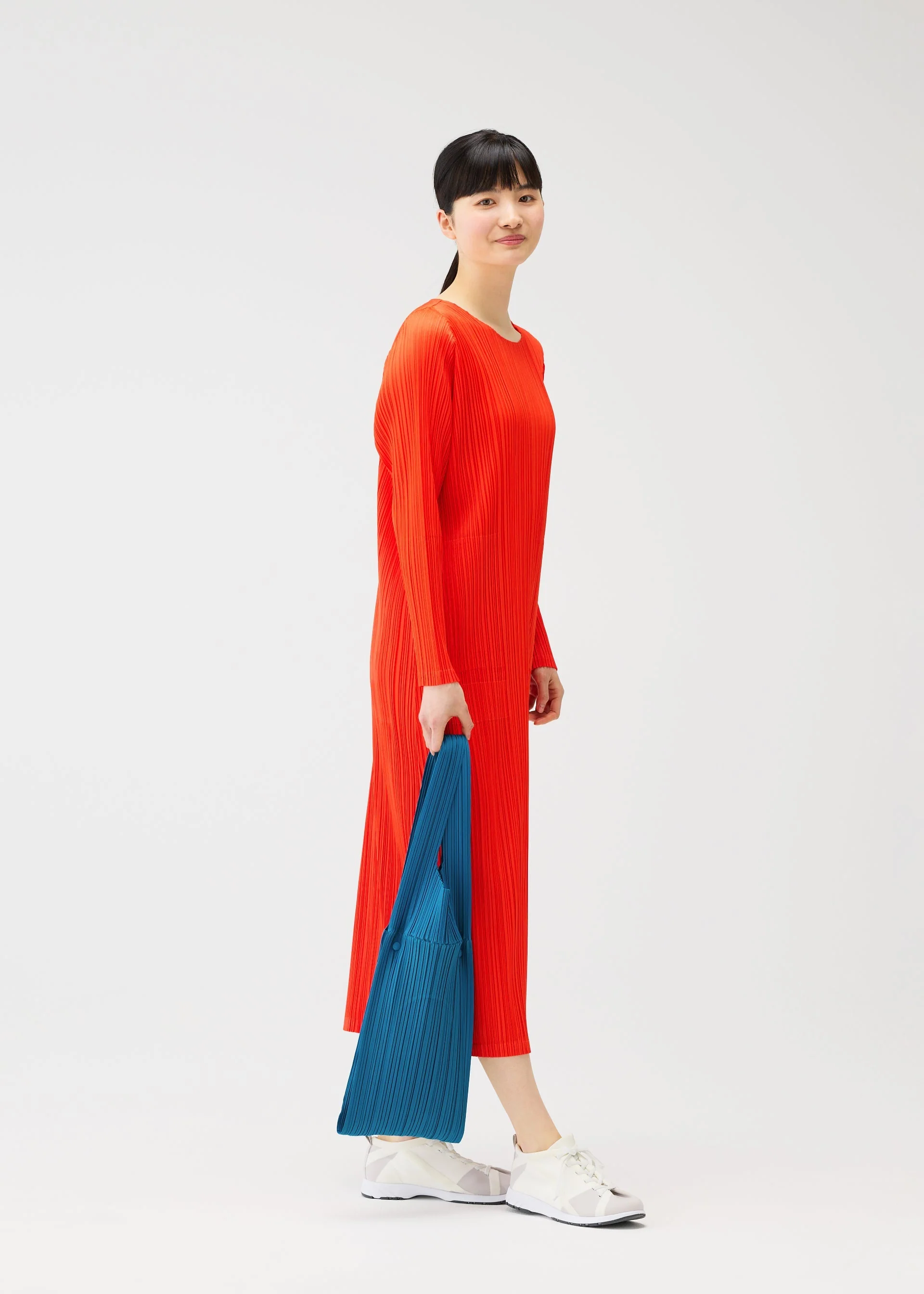 PLEATS BRIDGE BAG - Image 6